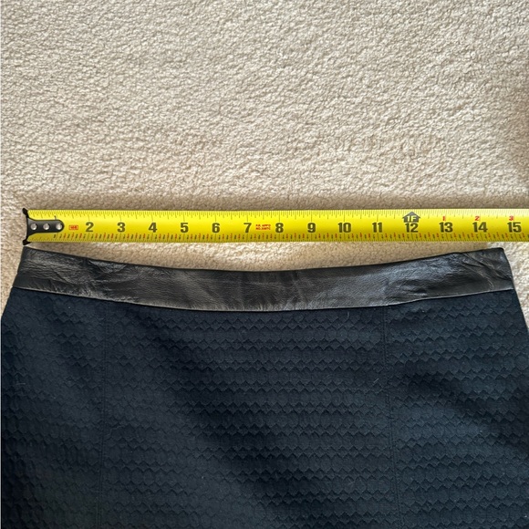 Club Monaco Mini Skirt Faux Leather - Picture 4 of 4